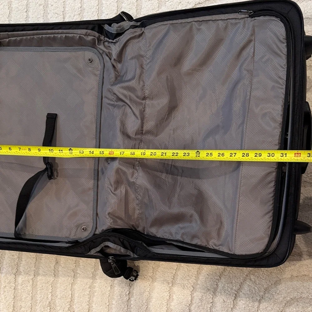 Travelpro Black Rolling Garment Bag Carry-On Luggage Suit Bag